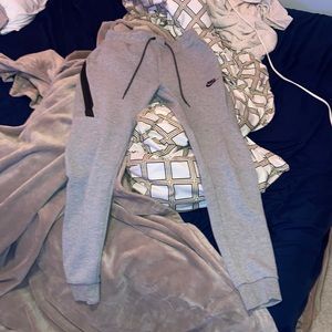 Nike tech fleece pants